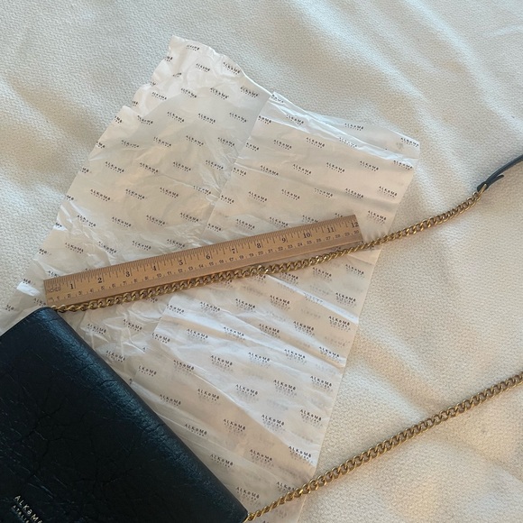 NEW Earth Pebbled Vegan Leather Black Crossbody Handbag w/ Duster - Picture 15 of 16